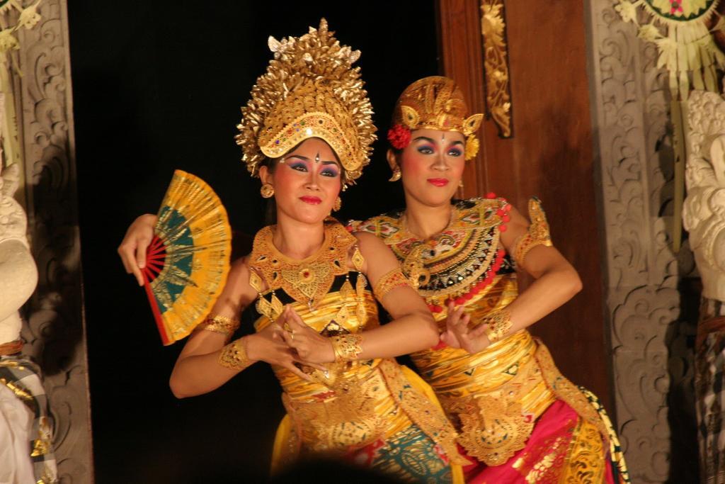 Flora Apartment Bali เซมินยัค ภายนอก รูปภาพ