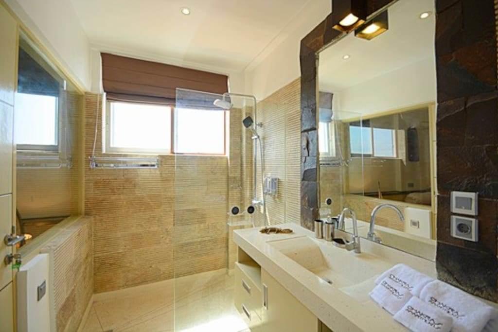Flora Apartment Bali เซมินยัค ภายนอก รูปภาพ