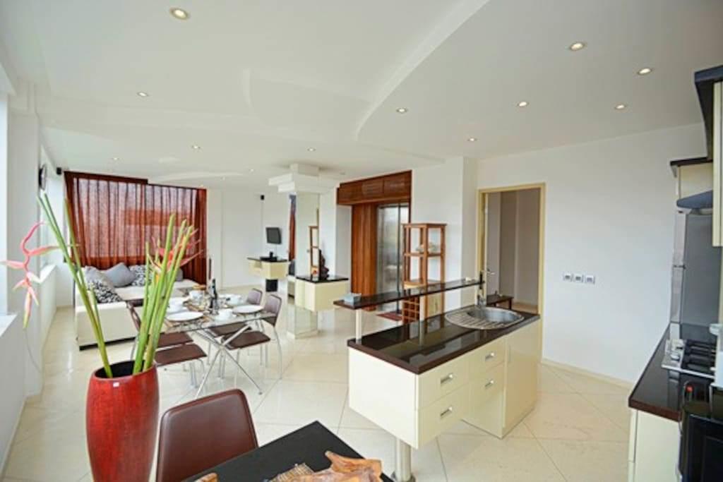 Flora Apartment Bali เซมินยัค ภายนอก รูปภาพ